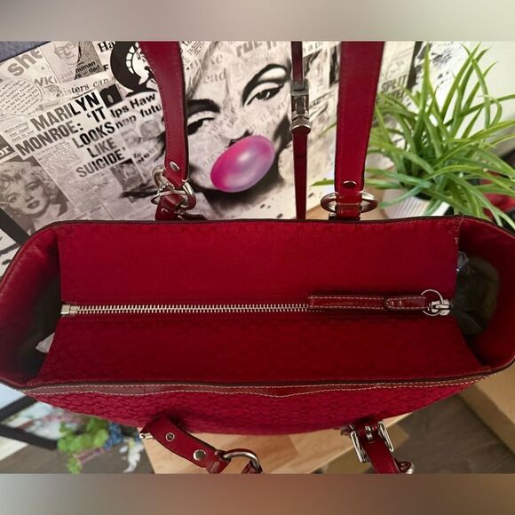 COACH F12345 Vintage Gallery Tote Classic Mini “C” Jacquard w/Patent Trim. - Picture 3 of 10